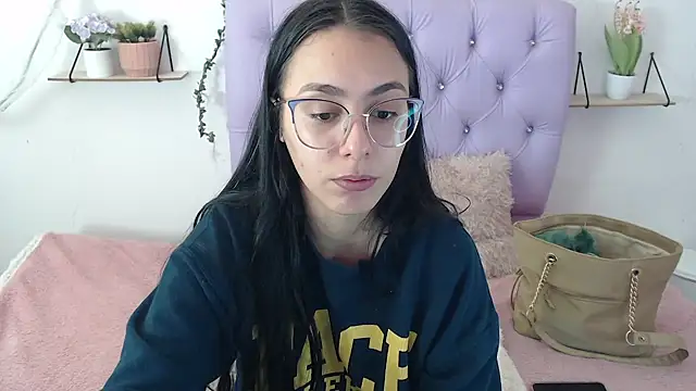 Snapshot of Freyja_01 chatting on September 19, 6:30 pm Freyja 01 online show from September 19, 6:30 pm