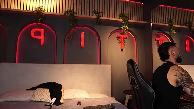 Austin bolt online show from February 23, 3:04 am