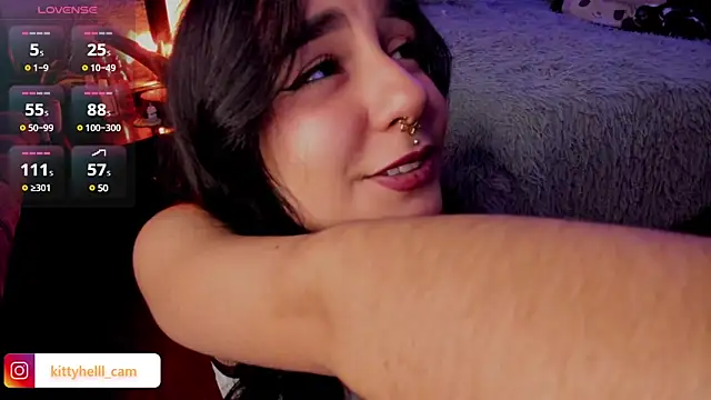 Snapshot of Alice_woodville chatting on March 5, 2:45 pm Alice woodville online show from March 5, 2:45 pm