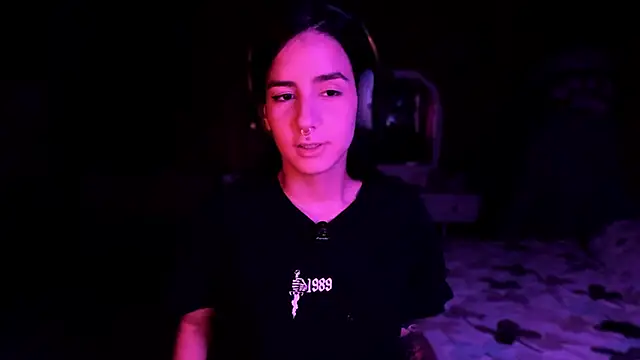 Snapshot of Alice_woodville chatting on November 3, 5:09 am Alice woodville online show from November 3, 5:09 am