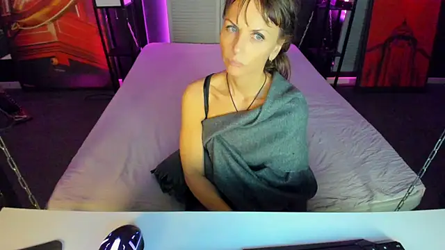 Snapshot of Elizabe_th chatting on January 29, 9:17 pm Elizabe th online show from January 29, 9:17 pm