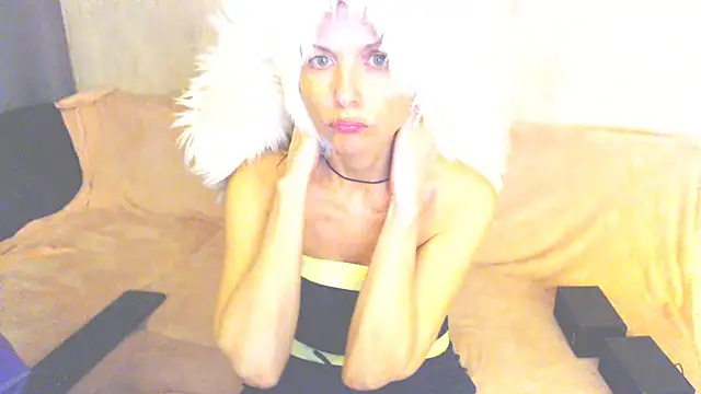 Snapshot of Elizabe_th chatting on September 11, 1:17 am Elizabe th online show from September 11, 1:17 am