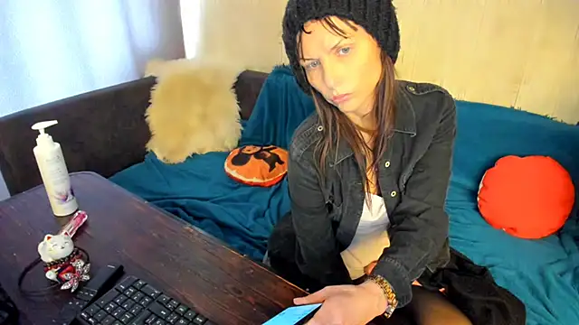 Snapshot of Elizabe_th chatting on April 29, 9:24 am Elizabe th online show from April 29, 9:24 am