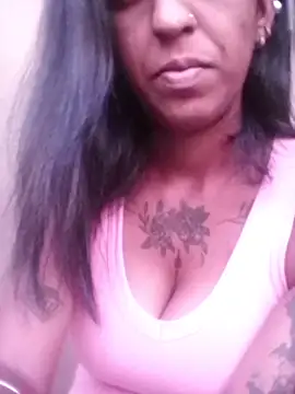 Snapshot of Temptressqeen chatting on February 6, 3:55 am Temptressqeen online show from February 6, 3:55 am