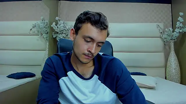 Desmon Clark online show from February 2, 9:08 am