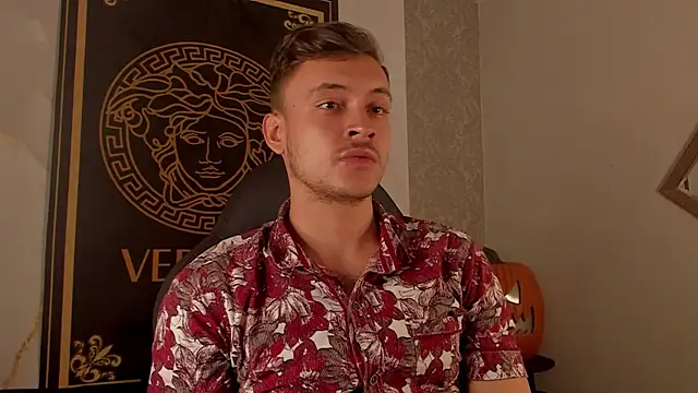 Desmon Clark online show from October 10, 10:42 pm