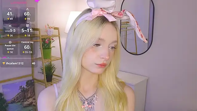 Naughty  Couplles online show from February 19, 3:13 am