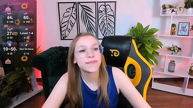 LayriantaVee online show from March 7, 10:02 am