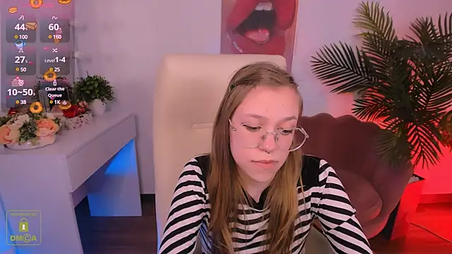 LayriantaVee online show from March 13, 1:29 pm