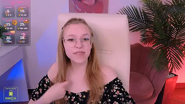 LayriantaVee online show from March 14, 7:15 am