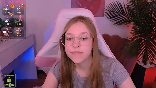 LayriantaVee online show from March 16, 1:27 pm