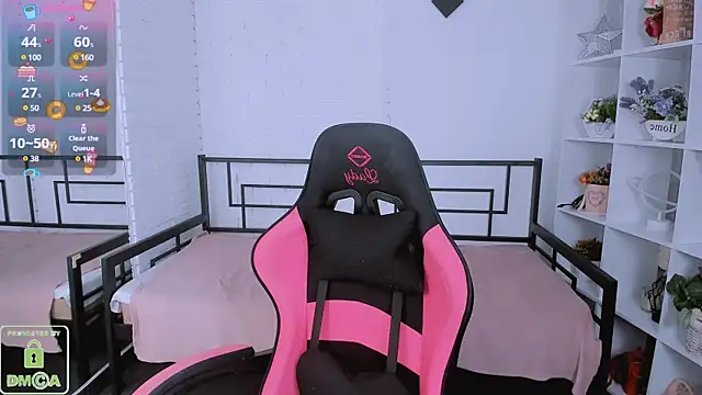 LayriantaVee online show from March 21, 10:28 am