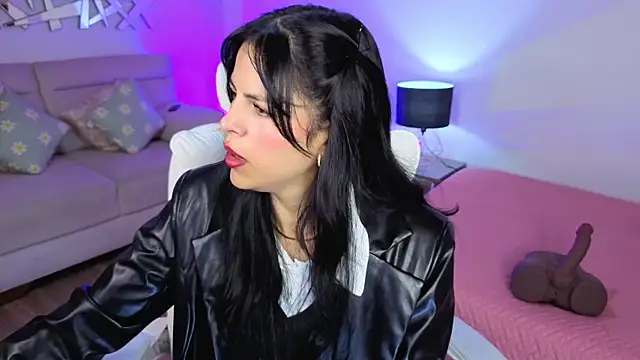 Snapshot of Eliie_Ruizz chatting on May 9, 5:01 am Eliie Ruizz online show from May 9, 5:01 am