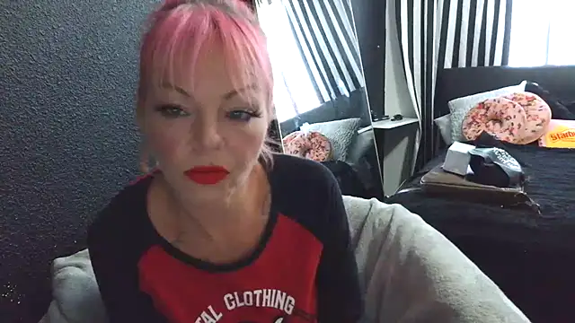 rileyraerhoads online show from September 29, 10:25 pm