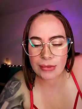 soofy   online show from April 9, 6:30 am