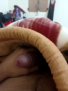 Snapshot of Pussy__1lover69 chatting on January 1, 5:33 am Pussy 1lover69 online show from January 1, 5:33 am