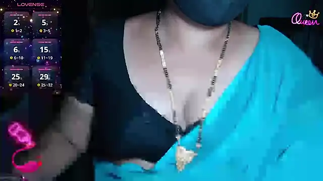Snapshot of Queen_sakshi chatting on April 21, 4:12 pm Queen sakshi online show from April 21, 4:12 pm