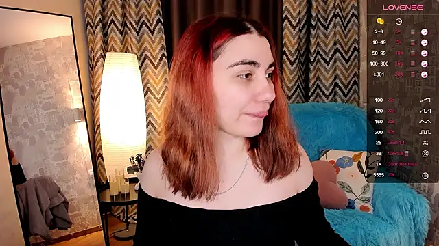 Snapshot of hannacheekss_ chatting on February 3, 2:53 am hannacheekss online show from February 3, 2:53 am