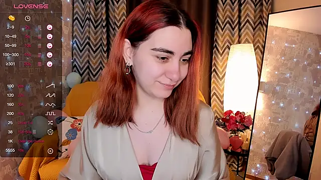 Snapshot of hannacheekss_ chatting on February 13, 2:18 am hannacheekss online show from February 13, 2:18 am