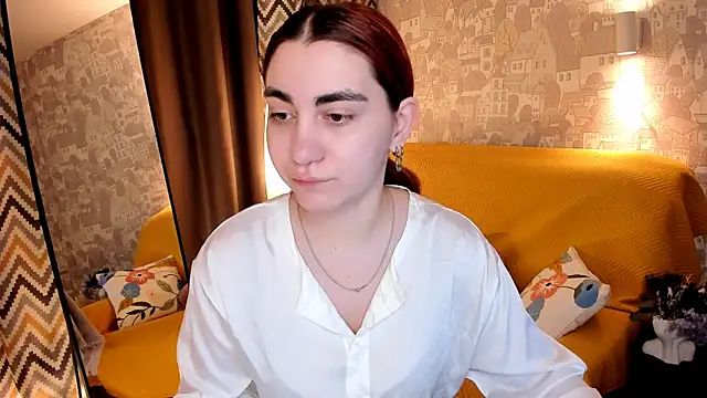 Snapshot of hannacheekss_ chatting on June 5, 6:52 am hannacheekss online show from June 5, 6:52 am