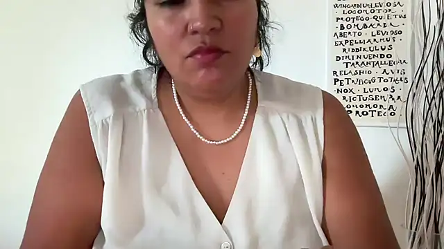 Snapshot of MashaCL chatting on May 28, 9:17 am MashaCL online show from May 28, 9:17 am