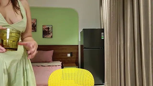 showmeparadise online show from August 2, 9:19 am