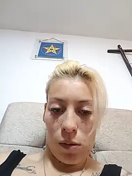 Snapshot of Tefannyy_ chatting on May 22, 4:45 pm Tefannyy online show from May 22, 4:45 pm