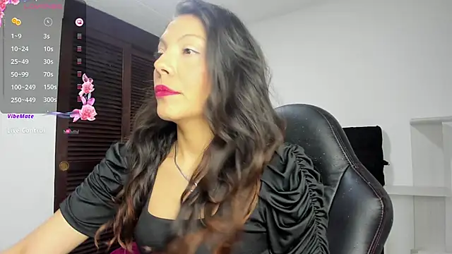 Snapshot of Selenakyle92_ chatting on June 5, 3:35 am Selenakyle92 online show from June 5, 3:35 am