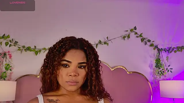 Snapshot of NahiaraReina chatting on July 20, 1:46 pm NahiaraReina online show from July 20, 1:46 pm