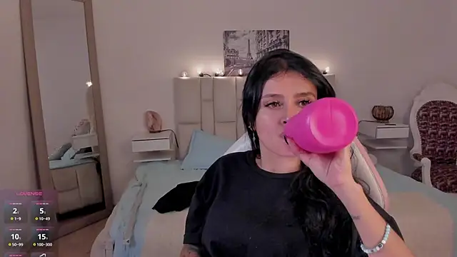 Snapshot of yenny_garcia chatting on April 30, 8:57 pm yenny garcia online show from April 30, 8:57 pm