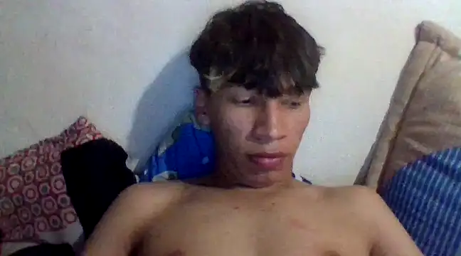 Snapshot of brihan-2004 chatting on January 22, 2:15 am brihan-2004 online show from January 22, 2:15 am