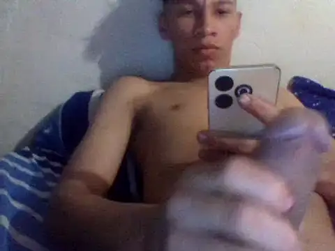 Snapshot of brihan-2004 chatting on February 1, 3:19 am brihan-2004 online show from February 1, 3:19 am