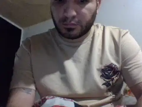 Snapshot of brihan-2004 chatting on February 15, 9:59 pm brihan-2004 online show from February 15, 9:59 pm