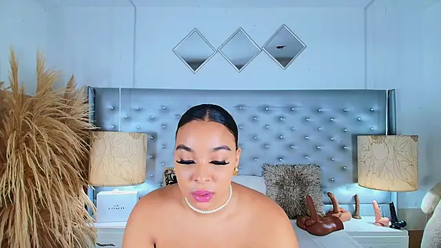 EileenBenzon online show from March 15, 6:21 pm