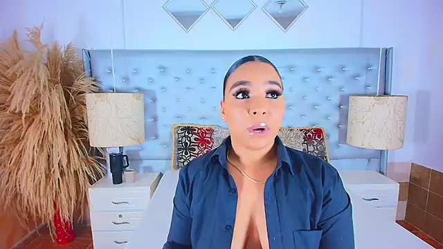 EileenBenzon online show from October 24, 3:47 am