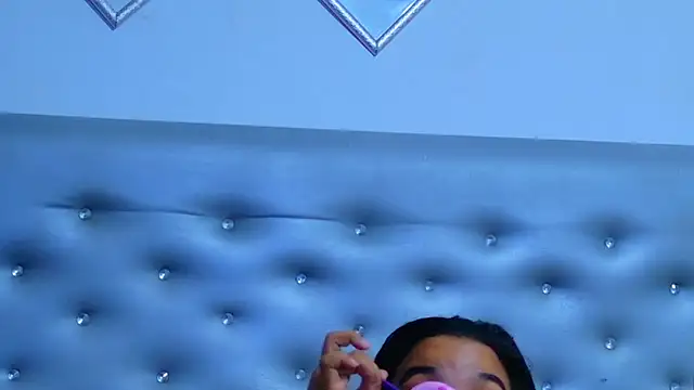 Snapshot of EileenBenzon chatting on July 24, 2:04 pm EileenBenzon online show from July 24, 2:04 pm
