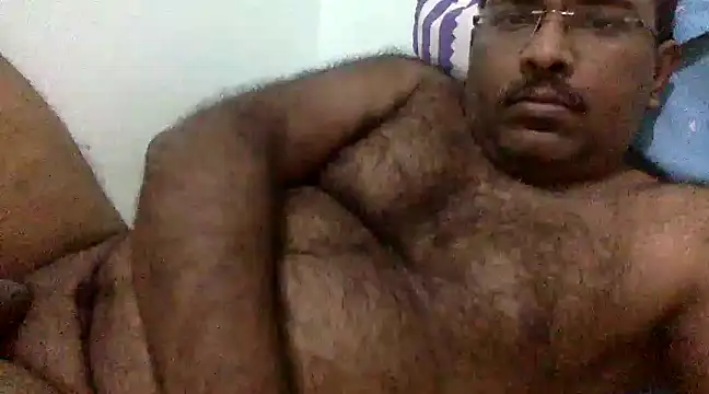 Snapshot of i_am_very_hot_4u chatting on January 4, 6:40 pm i am very hot 4u online show from January 4, 6:40 pm