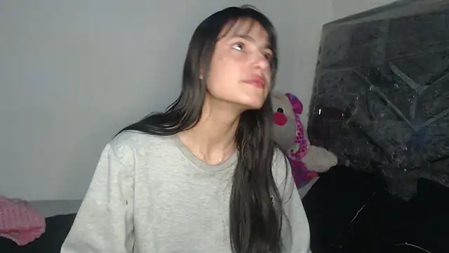 skinny sweet2411 online show from April 14, 9:04 am