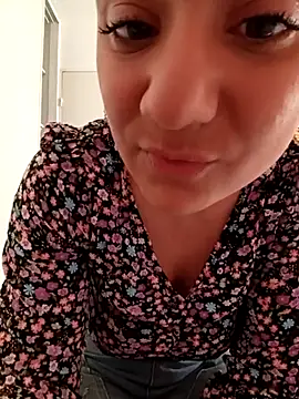 Snapshot of Nell-X chatting on May 19, 11:16 am Nell-X online show from May 19, 11:16 am
