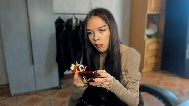 Snapshot of SweetyDeviliya chatting on May 17, 12:01 pm SweetyDeviliya online show from May 17, 12:01 pm