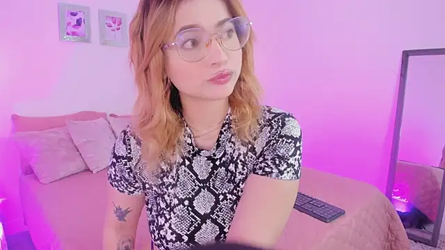 Snapshot of ibella7 chatting on February 6, 7:39 pm ibella7 online show from February 6, 7:39 pm