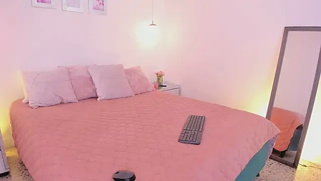 ibella7 online show from April 11, 7:40 pm