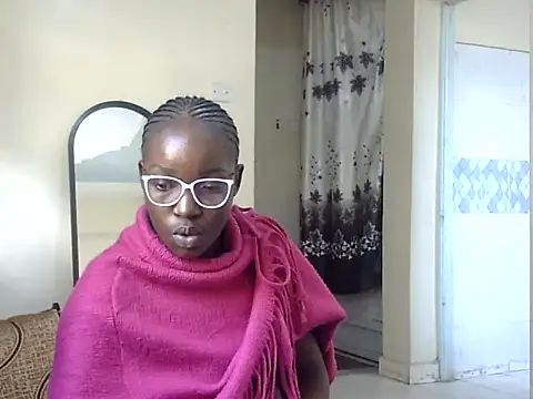 Snapshot of Chichii- chatting on December 23, 10:57 am Chichii- online show from December 23, 10:57 am