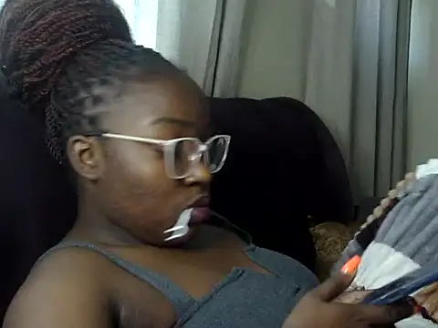 Snapshot of Chichii- chatting on February 12, 3:29 pm Chichii- online show from February 12, 3:29 pm