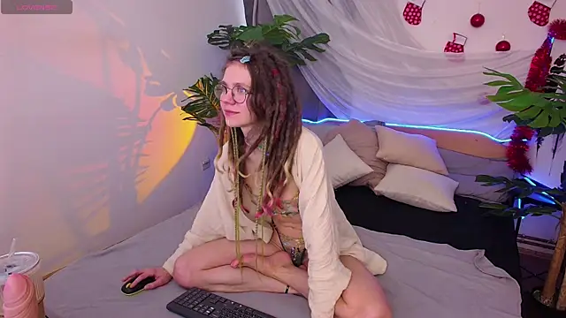 Snapshot of Rin_Skylar chatting on December 20, 7:59 am Rin Skylar online show from December 20, 7:59 am