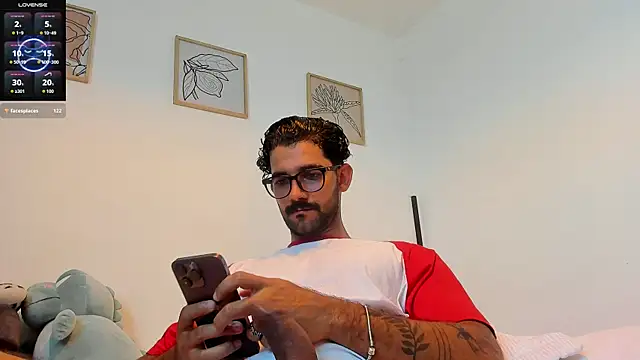 Snapshot of sexyasaf1018 chatting on October 21, 4:41 pm sexyasaf1018 online show from October 21, 4:41 pm