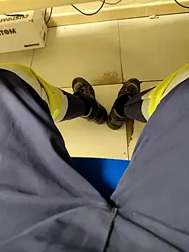 Snapshot of coppiapazza chatting on December 21, 5:25 am coppiapazza online show from December 21, 5:25 am