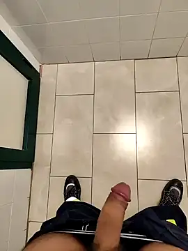 Snapshot of coppiapazza chatting on January 31, 12:06 am coppiapazza online show from January 31, 12:06 am