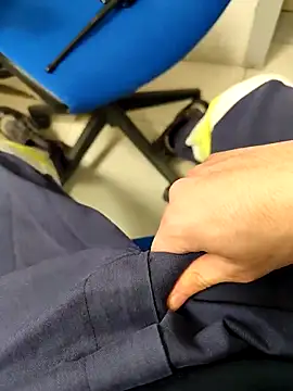 Snapshot of coppiapazza chatting on February 22, 1:02 pm coppiapazza online show from February 22, 1:02 pm