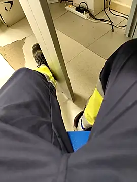 Snapshot of coppiapazza chatting on February 28, 6:43 am coppiapazza online show from February 28, 6:43 am